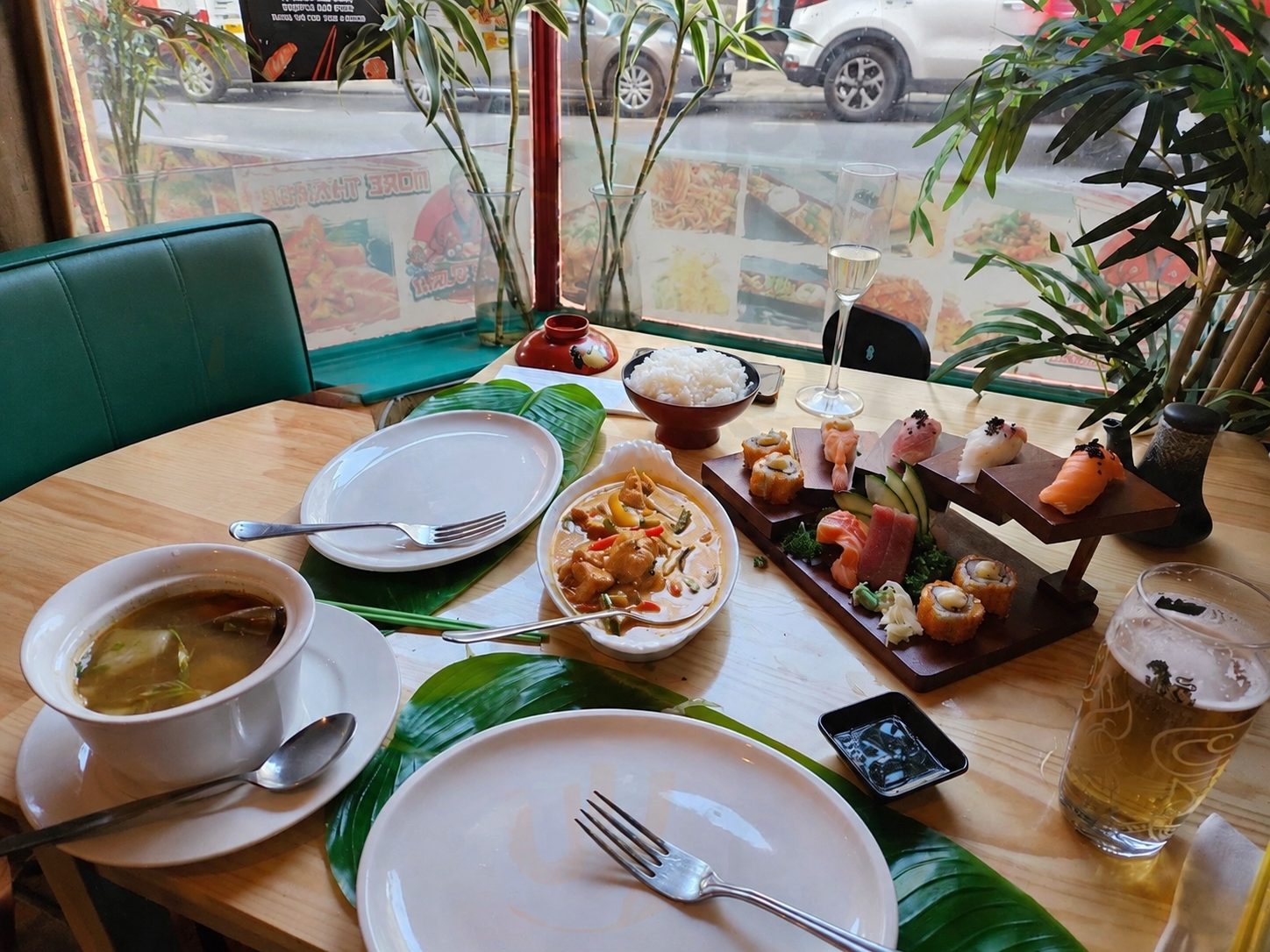 Nava Sushi table
